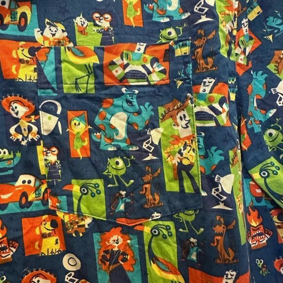 Disney Parks Pixar Characters Button-Down Short Sleeve Shirt Mens medium - Picture 7 of 9